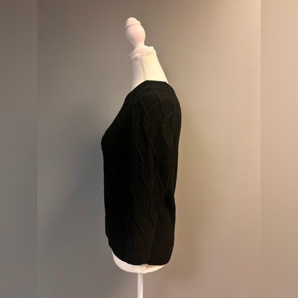 Ann Taylor warm, flattering fit cable knit sweater in EUC. - Picture 2 of 4